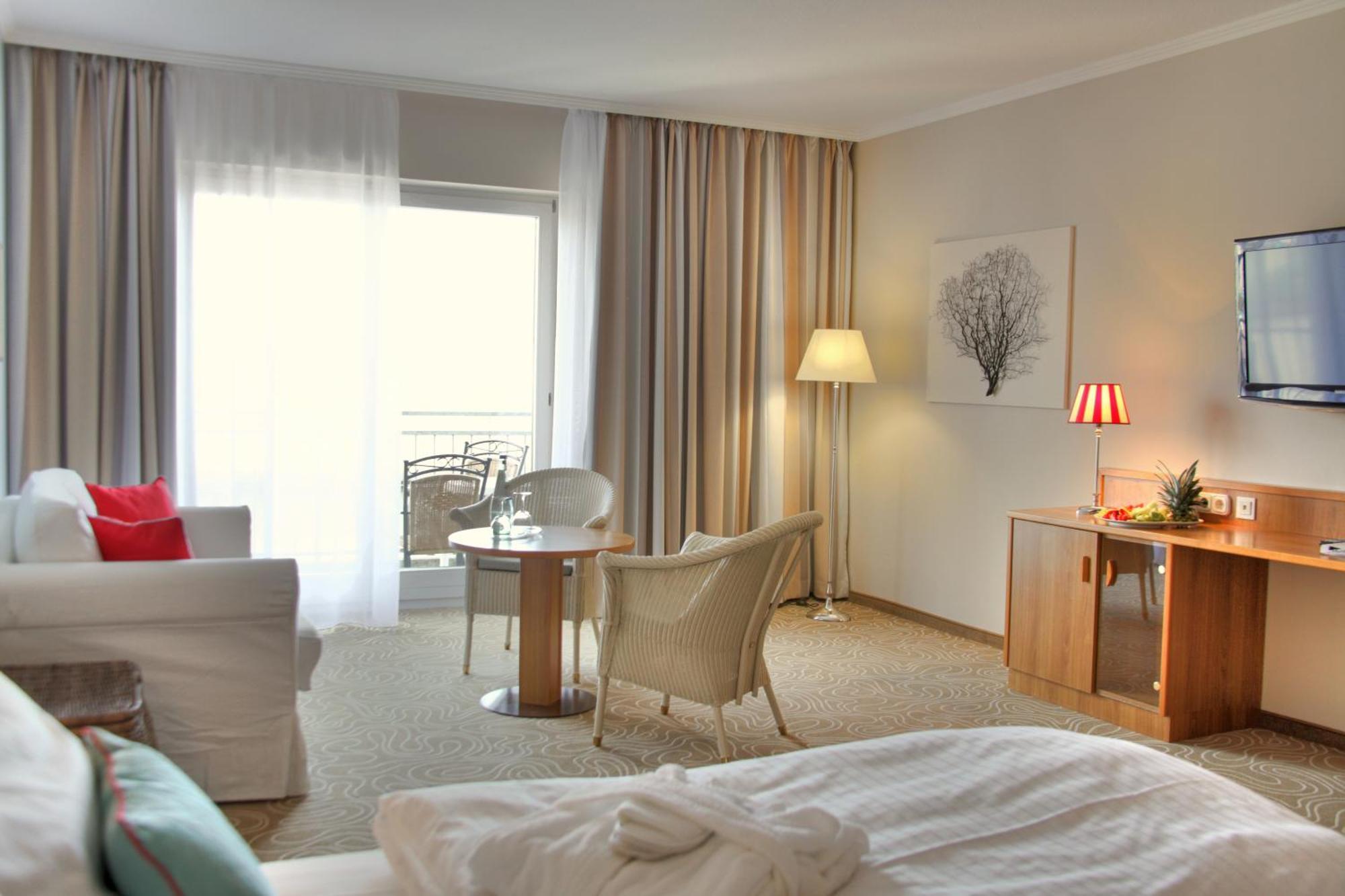 Mein Strandhaus - Hotel, Restaurant & Schwimmbad Timmendorfer Strand Exterior photo